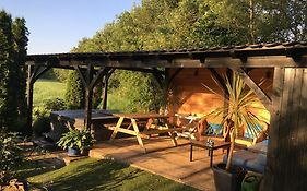Alluring Holiday Home in Reutum Weerselo with Jacuzzi