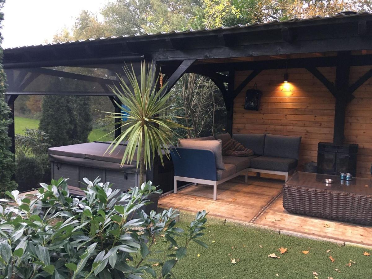 Alluring Holiday Home in Reutum Weerselo with Jacuzzi Beekdorp Exterior foto
